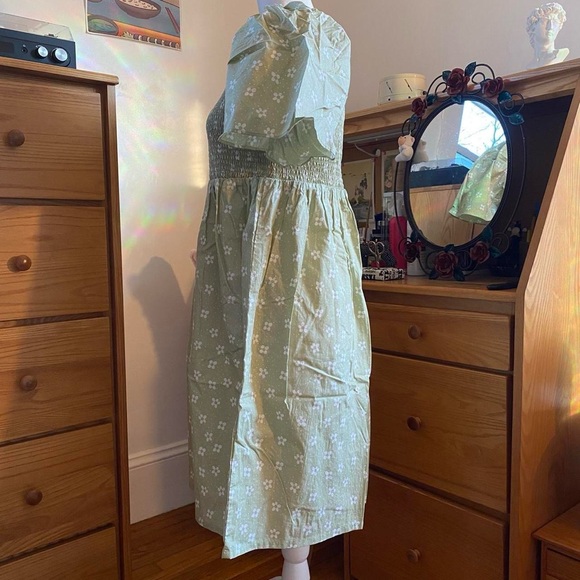Light Green Floral Midi Peasant Babydoll Dress - Picture 4 of 8
